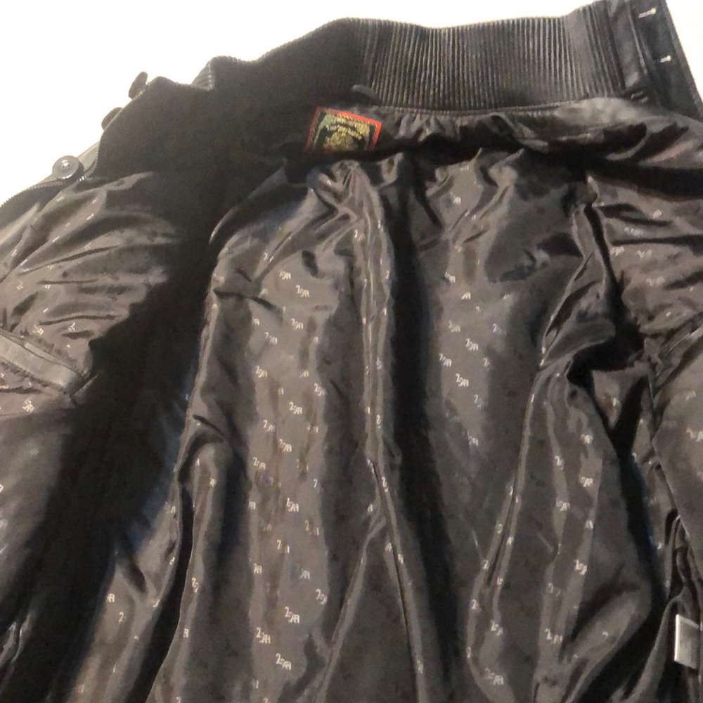 Leather jacket - Picture 3 of 4